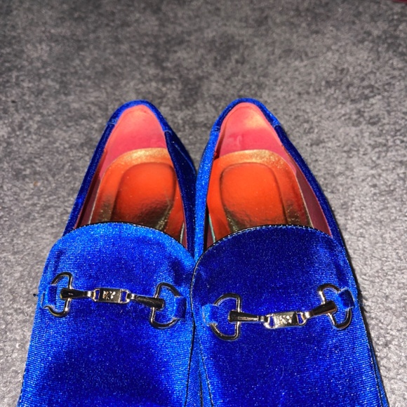 Mens Blue Velvet Loafers Gold Colored Accent Shoes - Picture 4 of 5